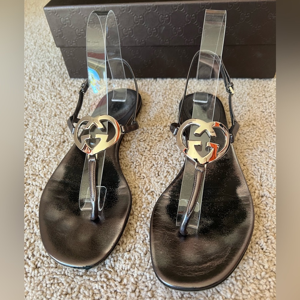Gucci Metallic Gray Sandals with Silver Interlocking Heart GG Logo